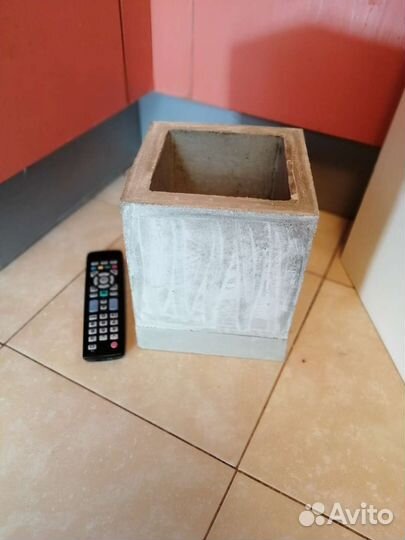 Вазон (кашпо) ёмкость из камня для туй, цветов