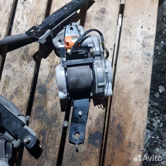 Ремень левый безопасности Nissan cefiro a33