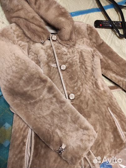 Шуба мутоновая с капюшоном 44 46