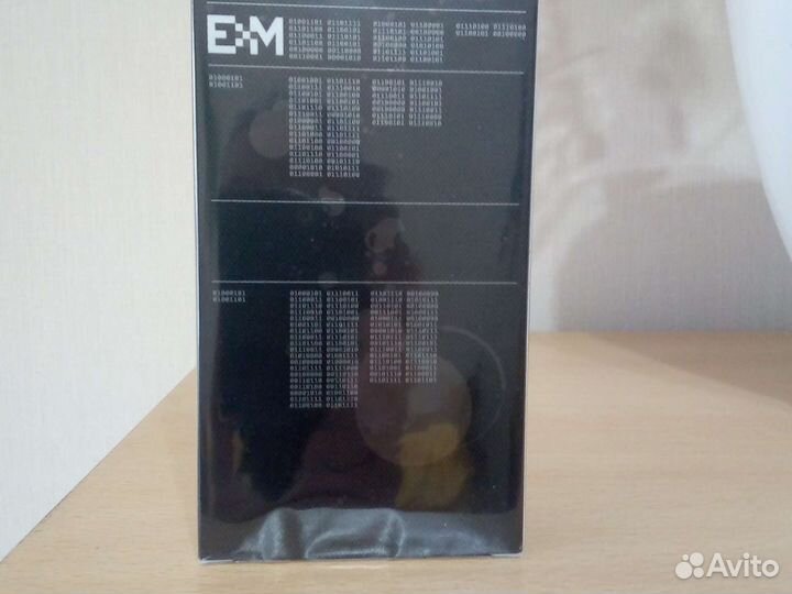 Molecule 01 Escentric Molecules