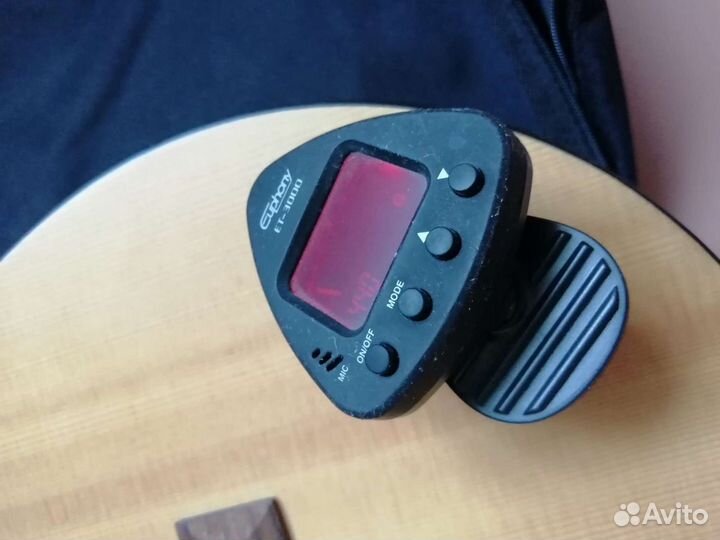 Тюнер для гитары