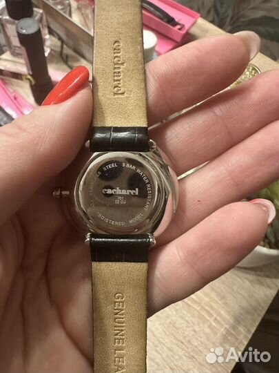 Часы cacharel