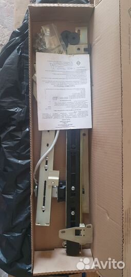 Электростеклоподъемник левый передний 