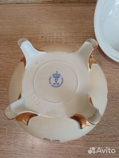 Антикварная фарфоровая бонбоньерка