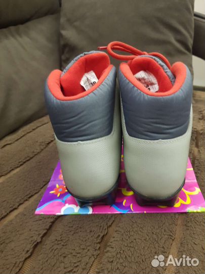 Ботинки для беговых лыж