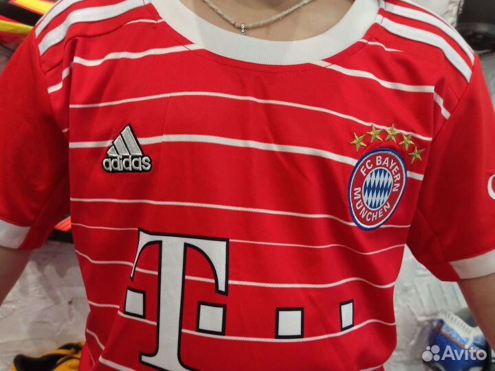 Детские бутсы и форма (Bayern Munich)