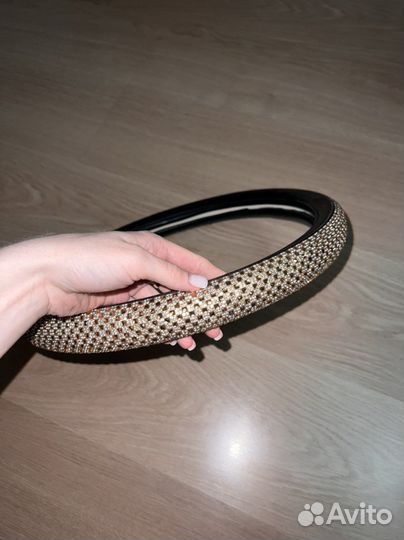 Оплётка на руль со стразами