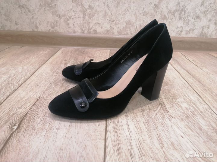 Туфли женские 37 размер натуральная замша черные