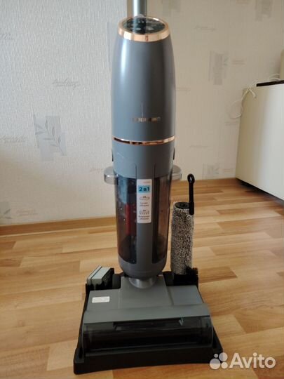 Моющий пылесос вертикальный Redmond VH1314