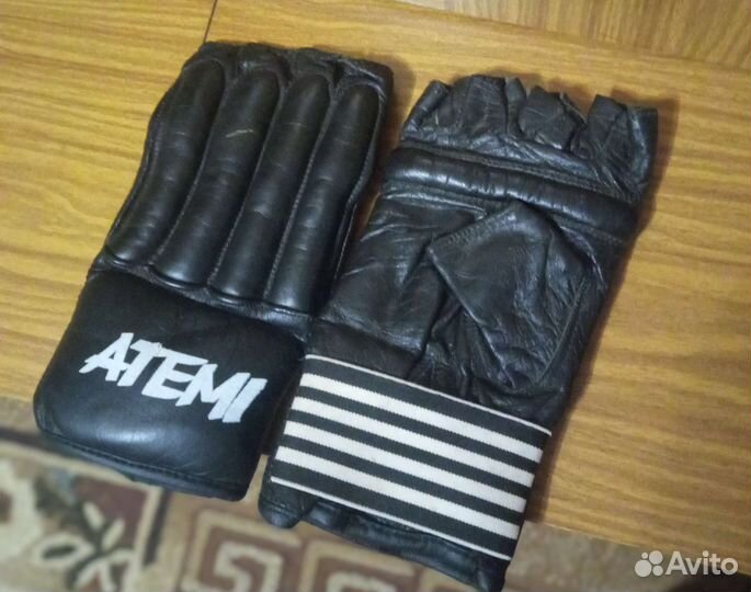 Перчатки для единоборств