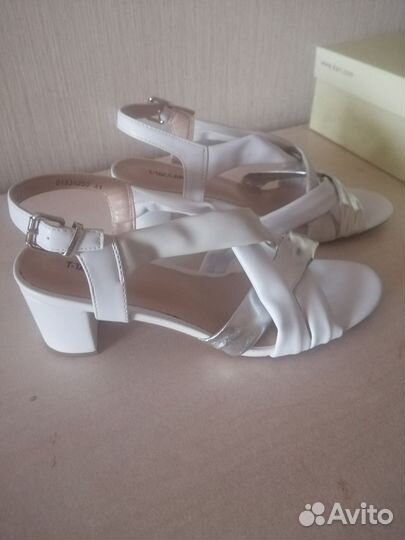 Босоножки женские