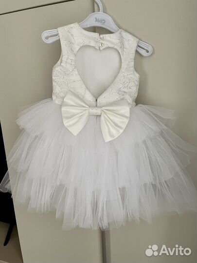 Платье нарядное 98