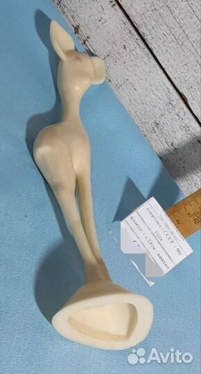 Олень/статуэтка/колкий пластик/ссср /50 х г