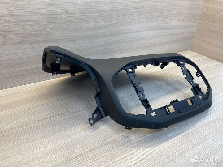 Накладка торпедо LADA X-Ray