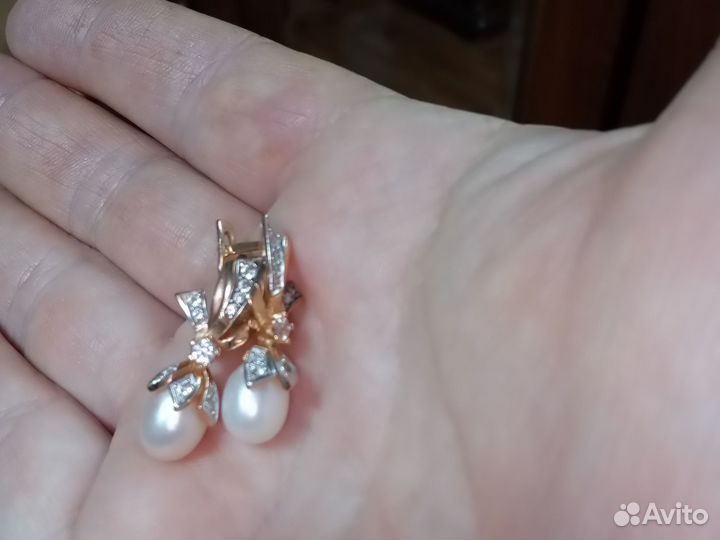 Золотые серьги с жемчугом