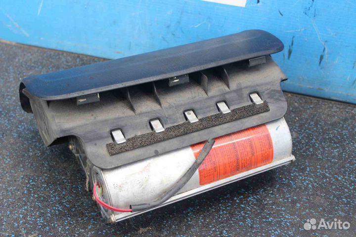 Подушка безопасности пассажирская Mazda 323F (Мазд