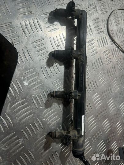 Топливная рампа Volkswagen Polo 6