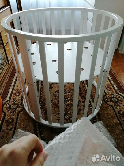 Кроватка круглая с маятником