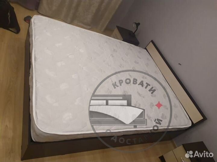 Кровать