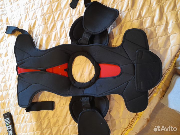 Нагрудник хоккейный