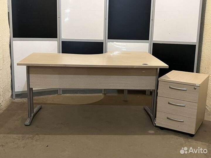 Угловой компьютерный стол с тумбой 160 х 120