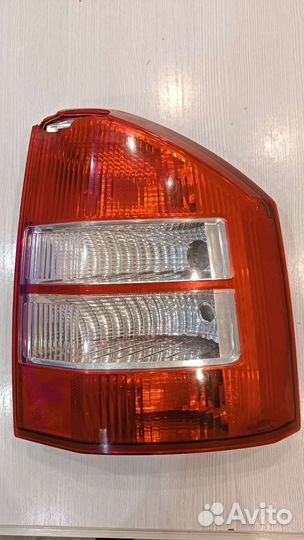Задний правый фонарь джип компас 2007