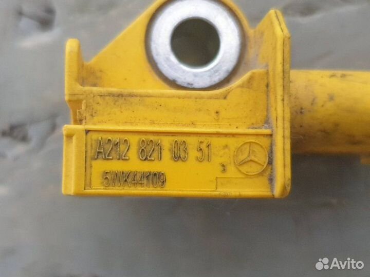 Датчик удара Mercedes E-Class W212 2.1D 2012