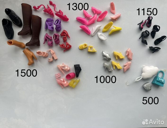 Лоты украшений и обуви для кукол