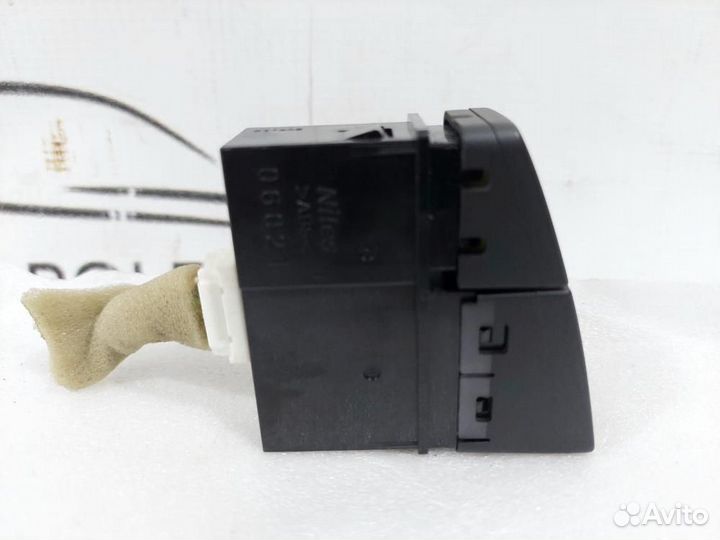 Кнопка аварийной сигнализации SX4 2013 Suzuki SX4