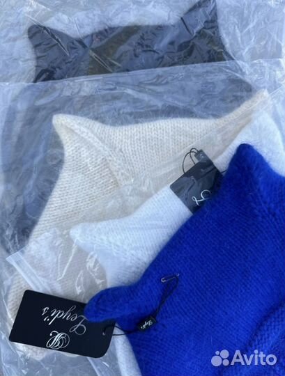 Шапка -чепчик из ангоры Кошечка