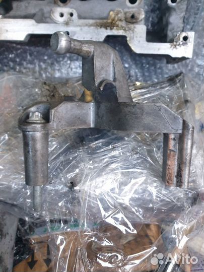 Кронштейн Mercedes Benz W211 OM646