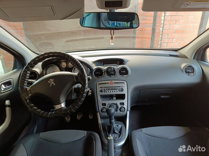Peugeot 308 1.6 МТ, 2011, 160 000 км