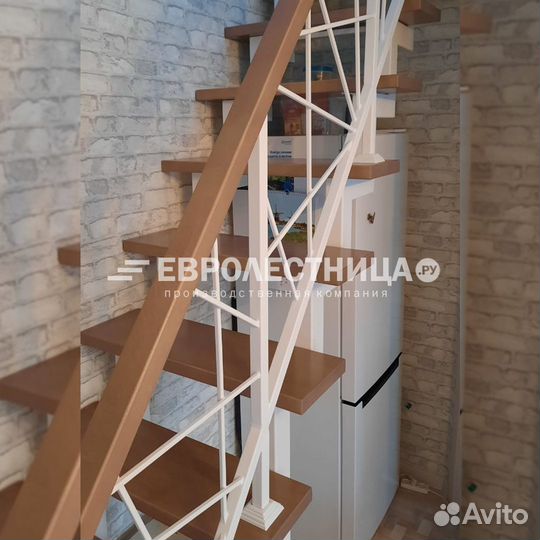 Лестница в дом на второй этаж