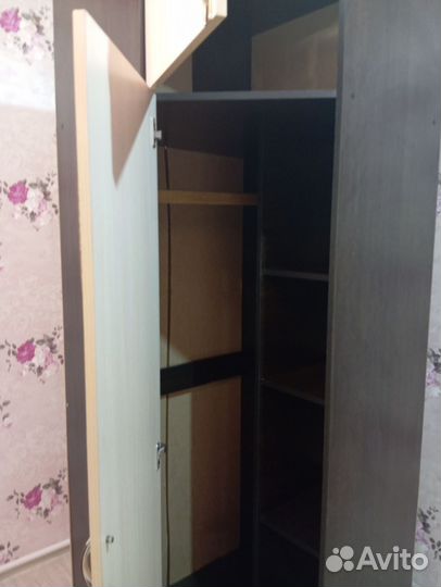 Угловой шкаф