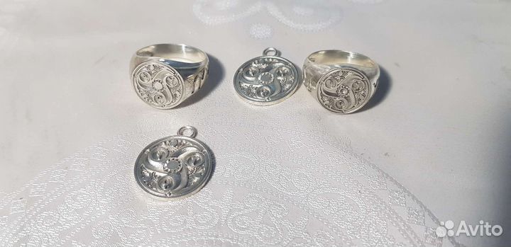 Серебряное кольцо