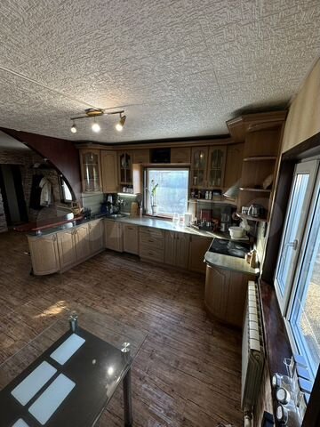 Дом 140 м² на участке 4 сот.