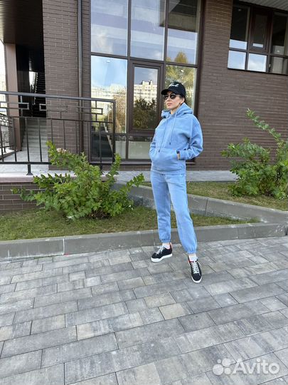 Теплый спортивный костюм унисекс новый