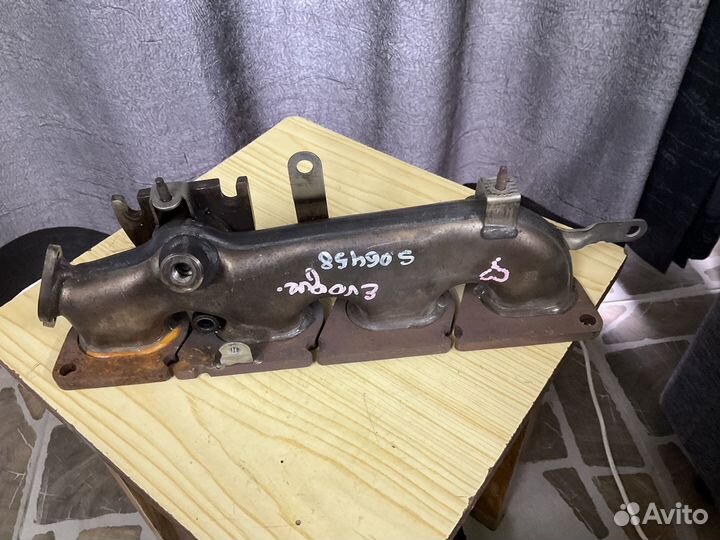 Выпускной коллектор LR022332