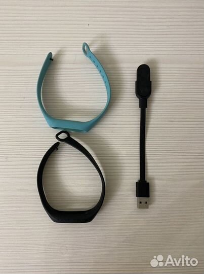 Зарядное устройство и ремешки для xiaomi MI band 2