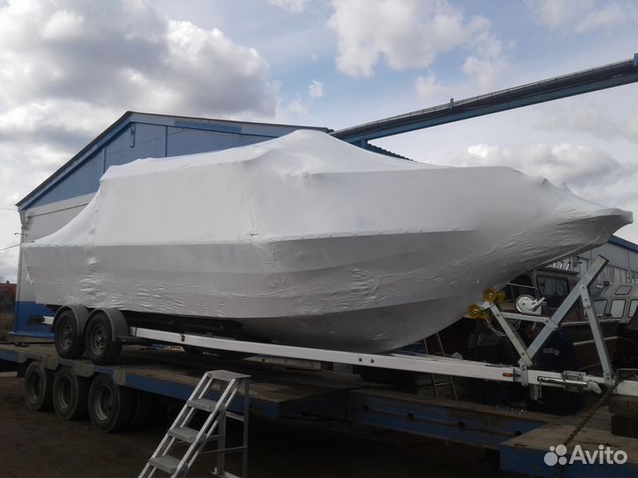 Упаковка лодок и катеров в термоусадочную пленку