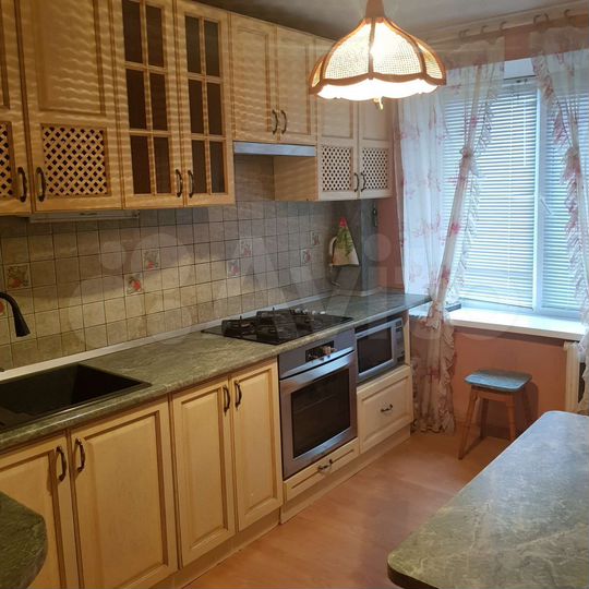 4-к. квартира, 80 м², 4/9 эт.
