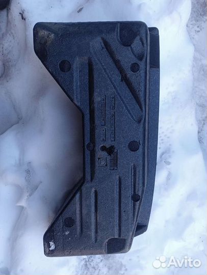 Skoda rapid пенал багажника