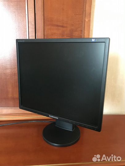 Монитор Samsung
