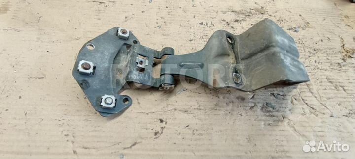 Петля капота MAN TGA 2005 81611450002