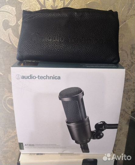 Студийный микрофон Audio-Technica AT2020