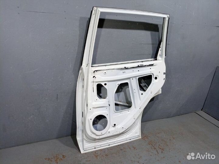 Дверь задняя правая Subaru Forester S14