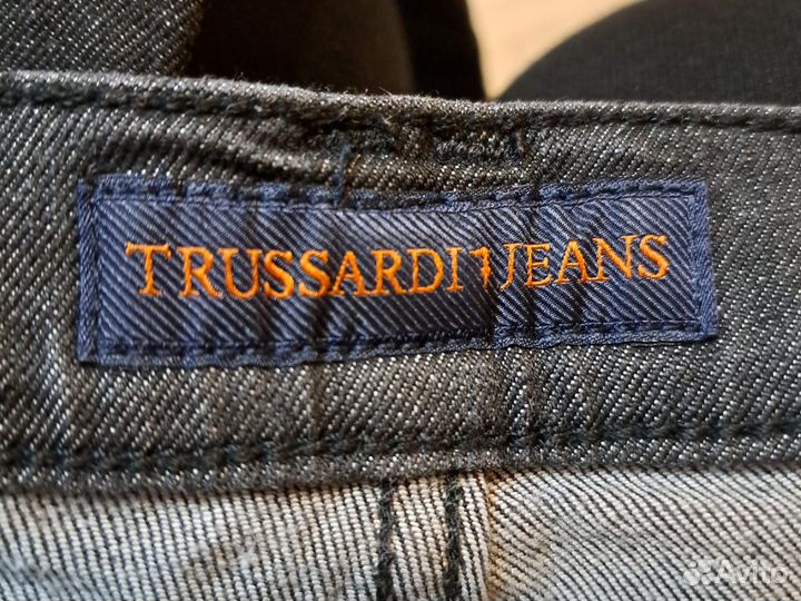 Джинсы 26 на болтах trussardi jeans