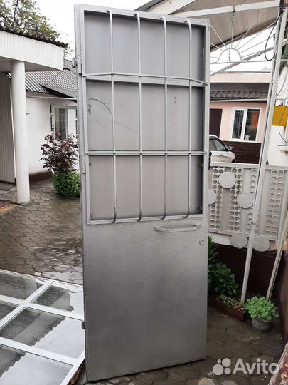 Дверь входная металлическая бу