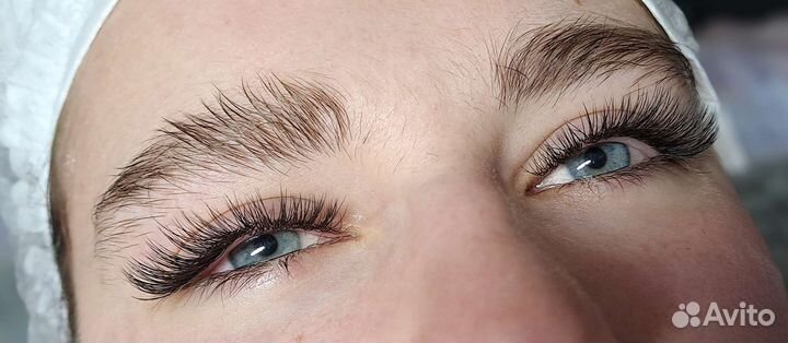 Мастер по наращиванию ресниц