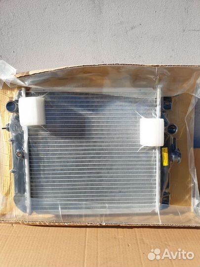 Радиатор охлаждения Suzuki Swift, 89-96 1.6
